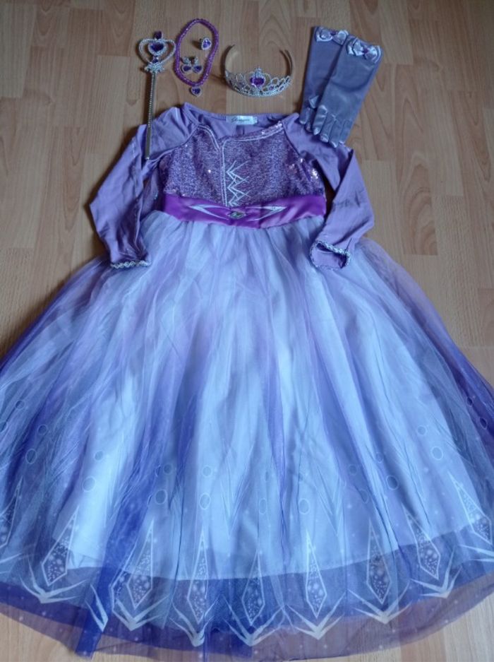 Déguisement robe princesse Elsa violette et ces accessoires 7ans