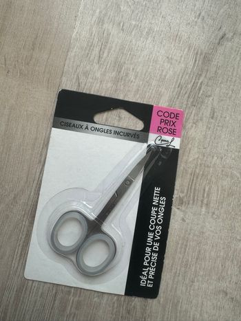 Paire de ciseaux pour ongles 