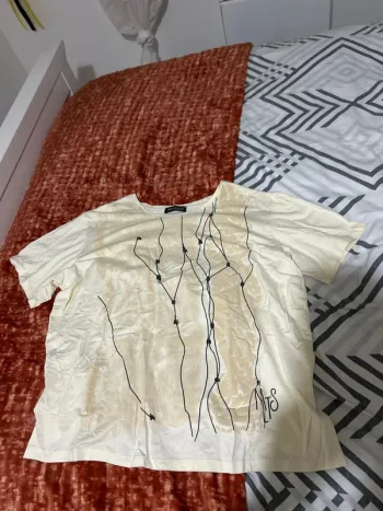 T-shirt beige