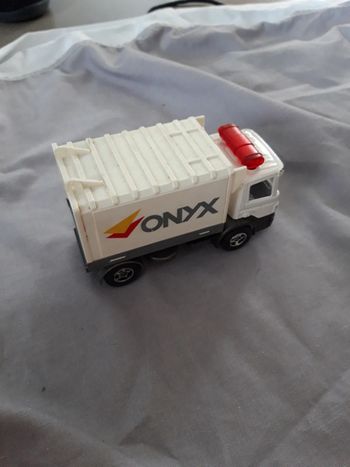 Camion benne ordure majorette