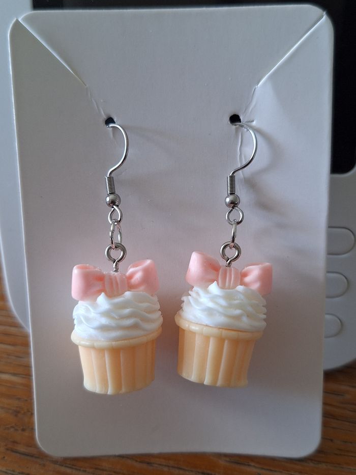 Boucle d'oreille gâteau