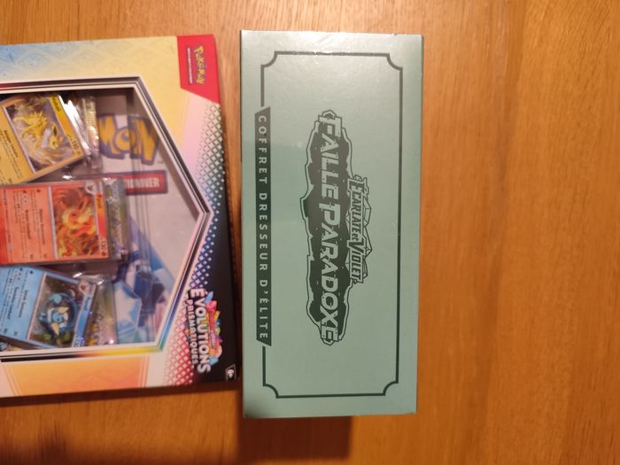 Lot ETB Cartes Pokémon EV4 faille paradoxe Coffret poster Evolutions Prismatiques EV8.5 - photo numéro 9