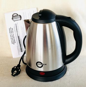 Bouilloire électrique 1.8 Litres Technoline