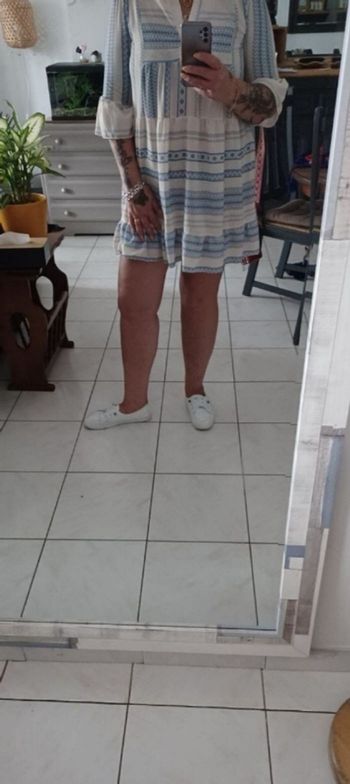 Très jolie robe courte d'été femme T U lisez bien l'annonce surtout