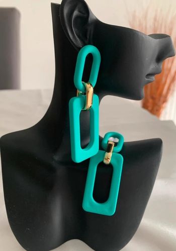 Boucles d’oreilles géométriques bleues vertes turquoises et dorées