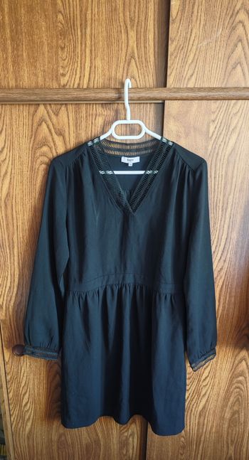 Robe noir manche longue taille 3 (correspond à un 40/42)