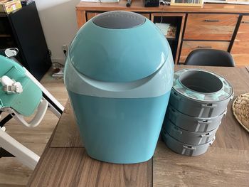 Poubelle à couches Tommee Tippee et recharges