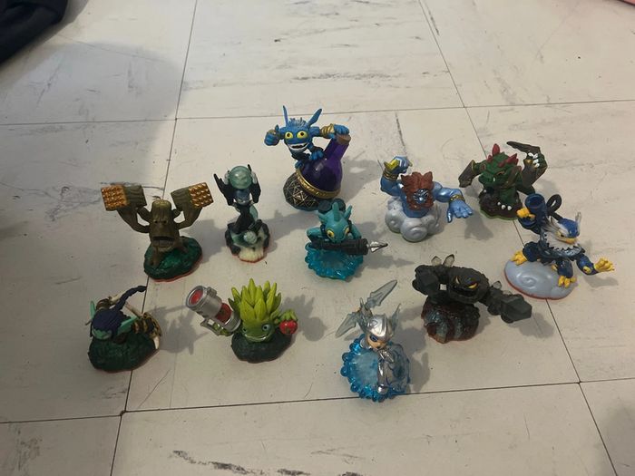 Lot figurines skylanders