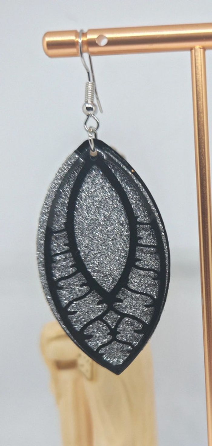 Boucles d'oreilles pendantes - photo numéro 3