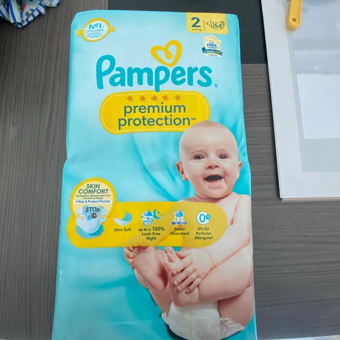 Couche Pampers taille 2