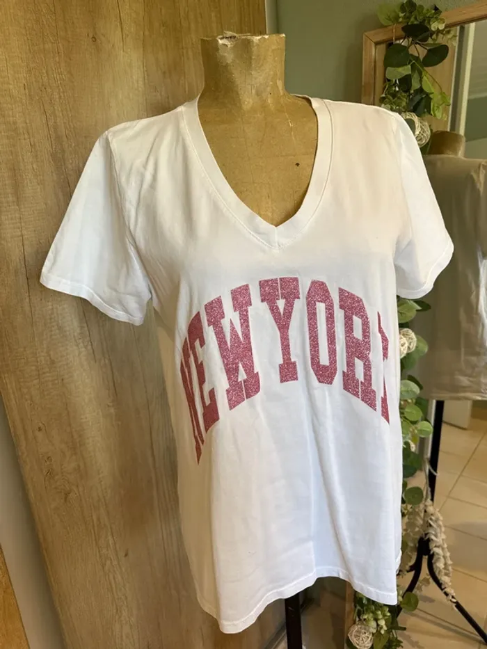 Très beau tee shirt femme avec inscription New York rose - photo numéro 2