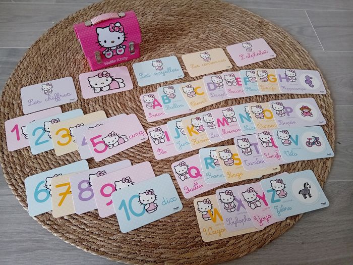 Malette en métal avec cartes alphabétique et chiffre Hello Kitty
