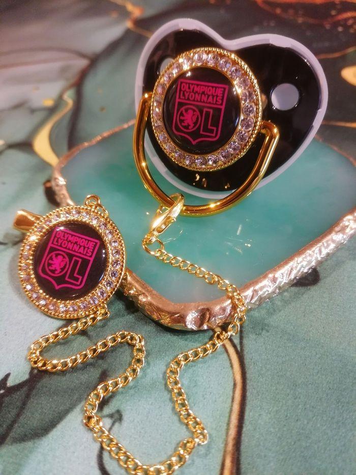 Tétine Olympique Lyonnais - photo numéro 2