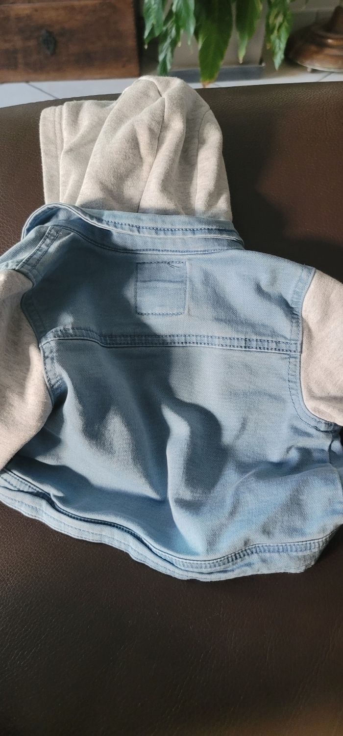 Veste sweat-shirt kiabi 9 mois - photo numéro 3