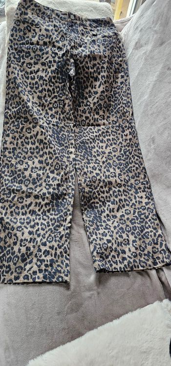 Pantalon léopard taille 38 offert haut