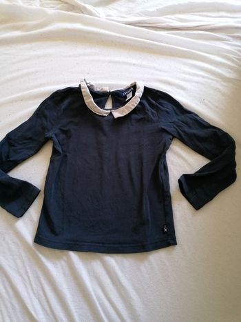Petit pull marine avec col taille 3 ans