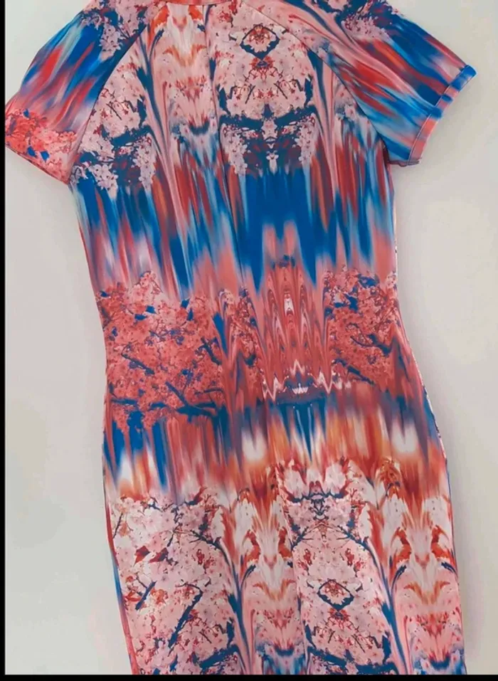 Robe zara  moulante taille  38 - photo numéro 6