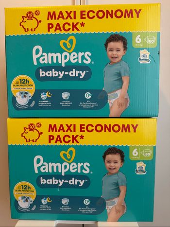 160 couches Pampers taille 6