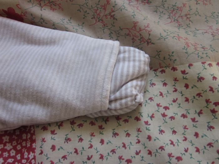 Combinaison chaude velours blanc et beige 1 mois - photo numéro 4