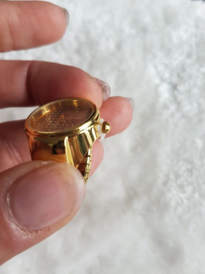 Montre bague dorée étoilés - photo numéro 6
