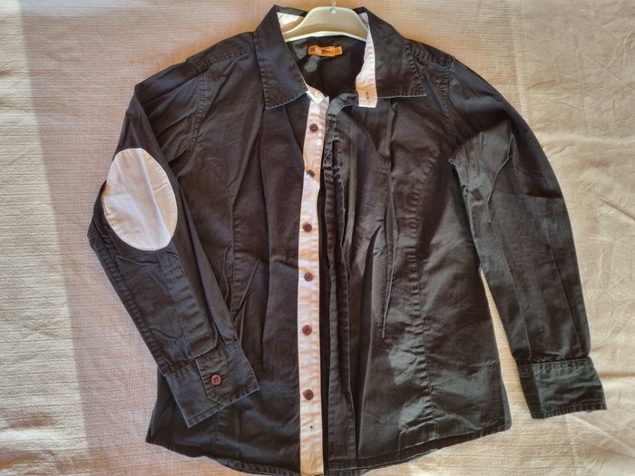 Chemise manche longue noire et blanche garçon 10 ans en TBE