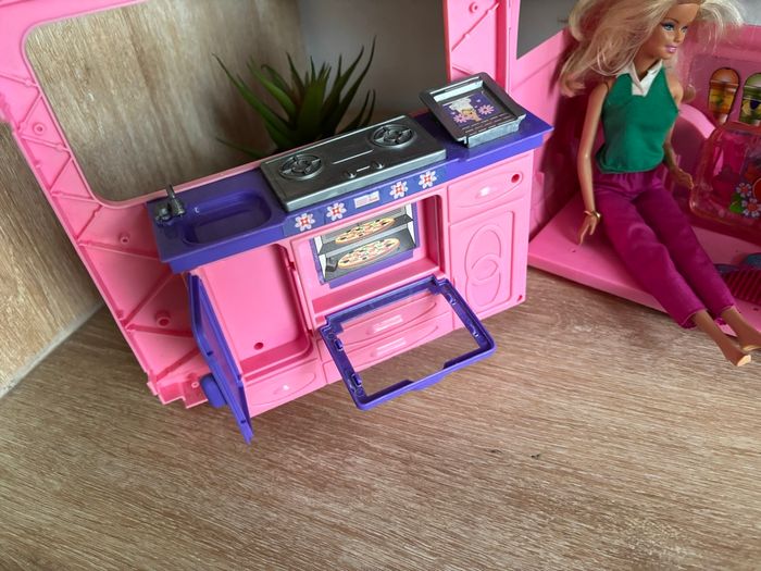 Camping car rose pour poupée Barbie son lumière - photo numéro 3