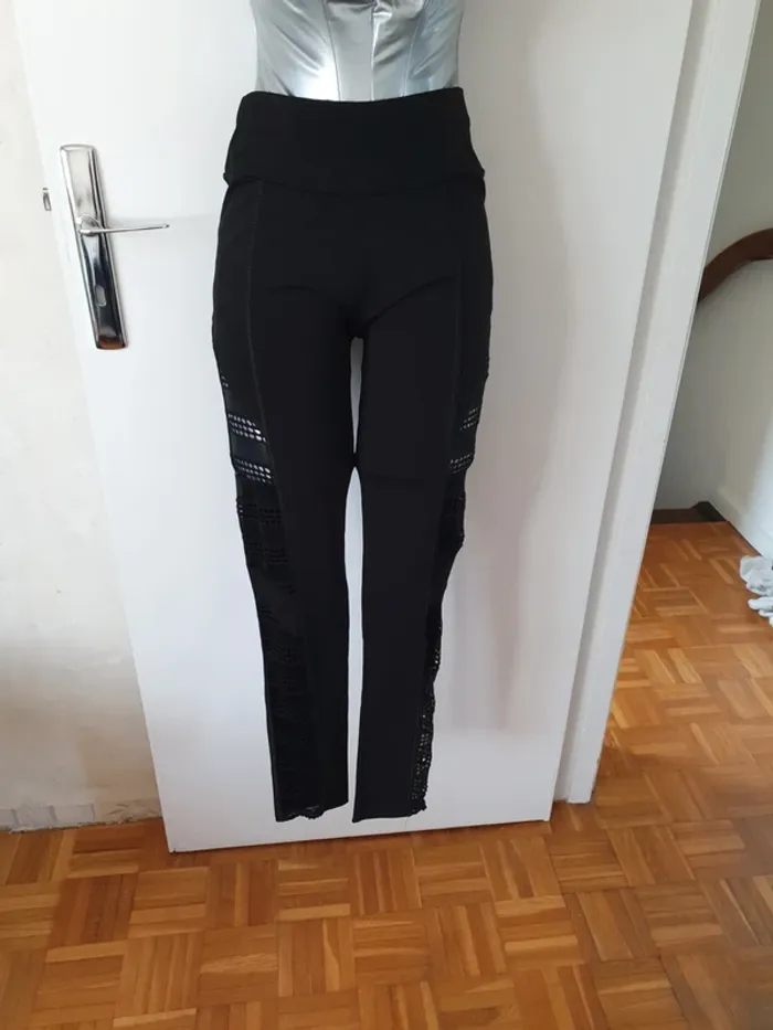 Legging a motif trou