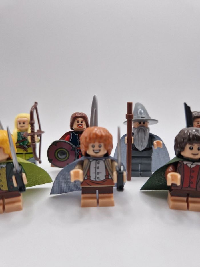 Figurines type lego 9 membres de la communauté de l'anneau seigneur des anneaux / hobbit - photo numéro 4