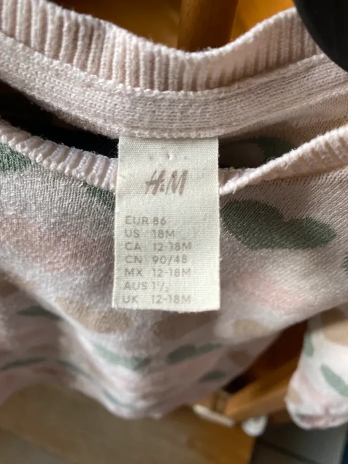Pull coeur fille mi saison H&M 18m - photo numéro 3