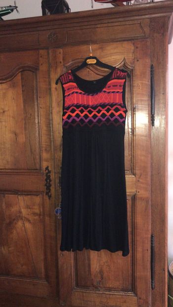 Plus robe avé très joli motif de couleurs