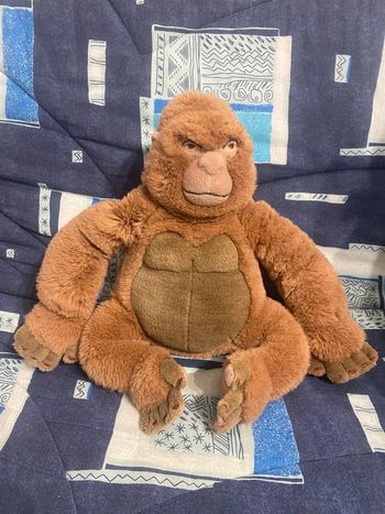 Gorille é peluche marron