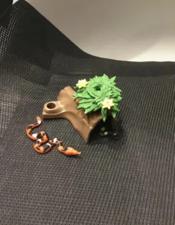 Playmobil lot figurines serpents 1 orange + 1 noir + tronc d’arbre Wiltopia très bon état comme neuf