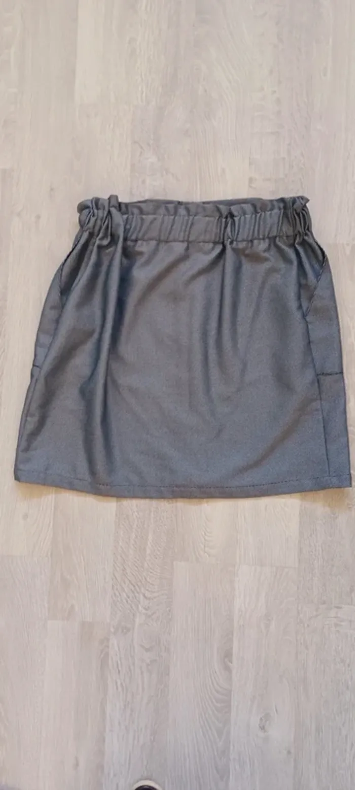 Jupe femme Tissaia, taille 40, boutonnée sur le devant, en très bon état. - photo numéro 7