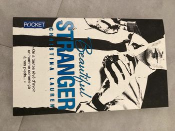 Livre Beautiful, Stranger