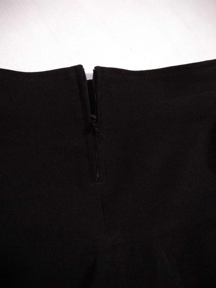 Mini-jupe noire avec volant - photo numéro 4