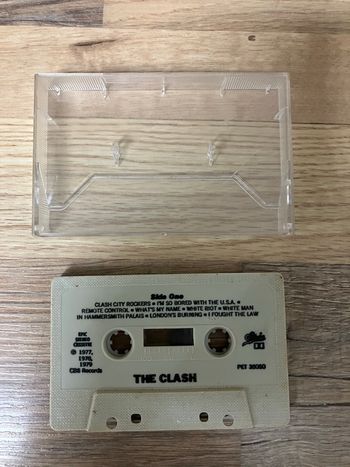 Cassette audio sans jaquette-The Clash
