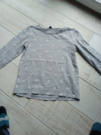T-shirt gris à manches longues et pois blanc Kiabi 8 ans
