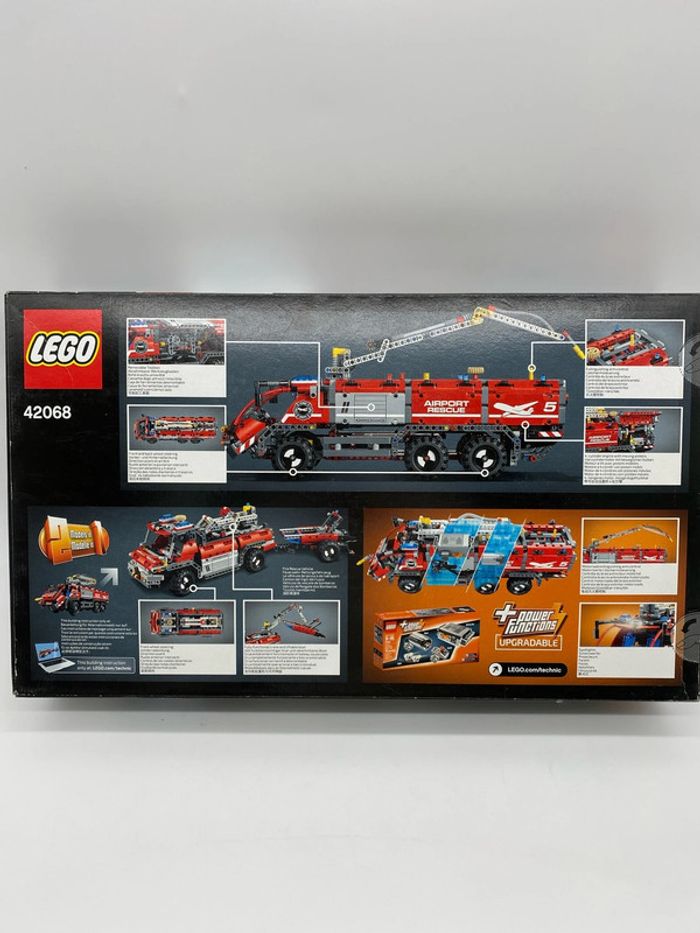 Lego technic airport rescue vehicle - photo numéro 2