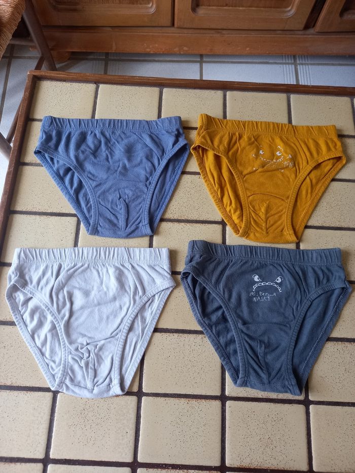 Lot de culotte 5/6 ans  neuf