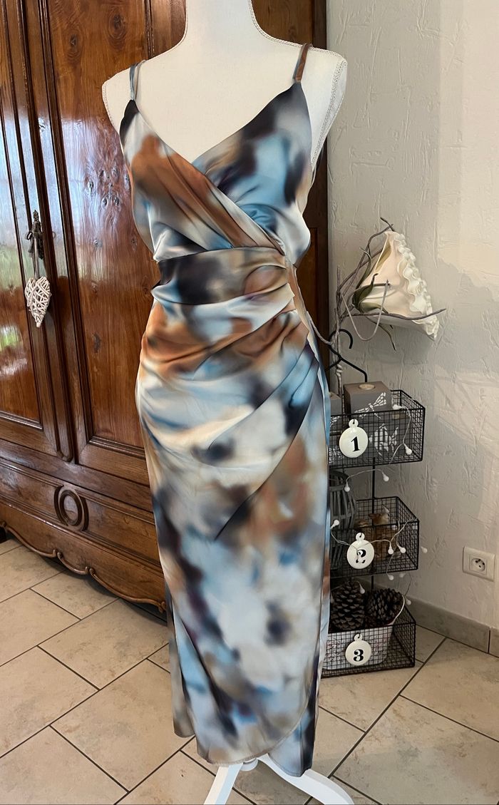 Robe satinée Zara XS imprimé aquarelle - soirée / mariage / été