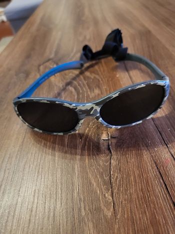 Lunette enfant de soleil ou sport ou ski