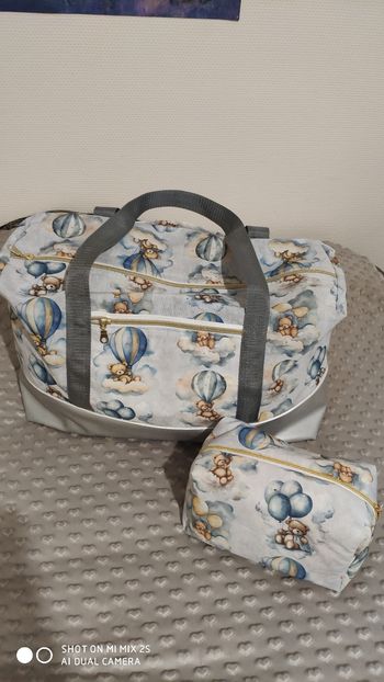 Sac à langer et sa trousse de toilette moltonné