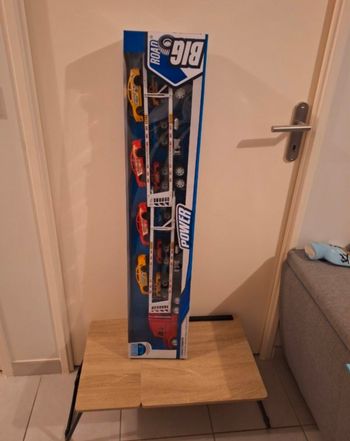 Grand camion de remorque neuf