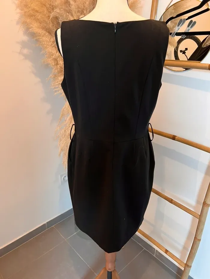 Petite robe noire - photo numéro 4