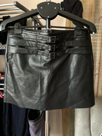 Jupe similicuir noire stradivarius