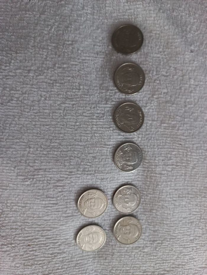 Lot de 8 pièces de collection de l équipe de France de football