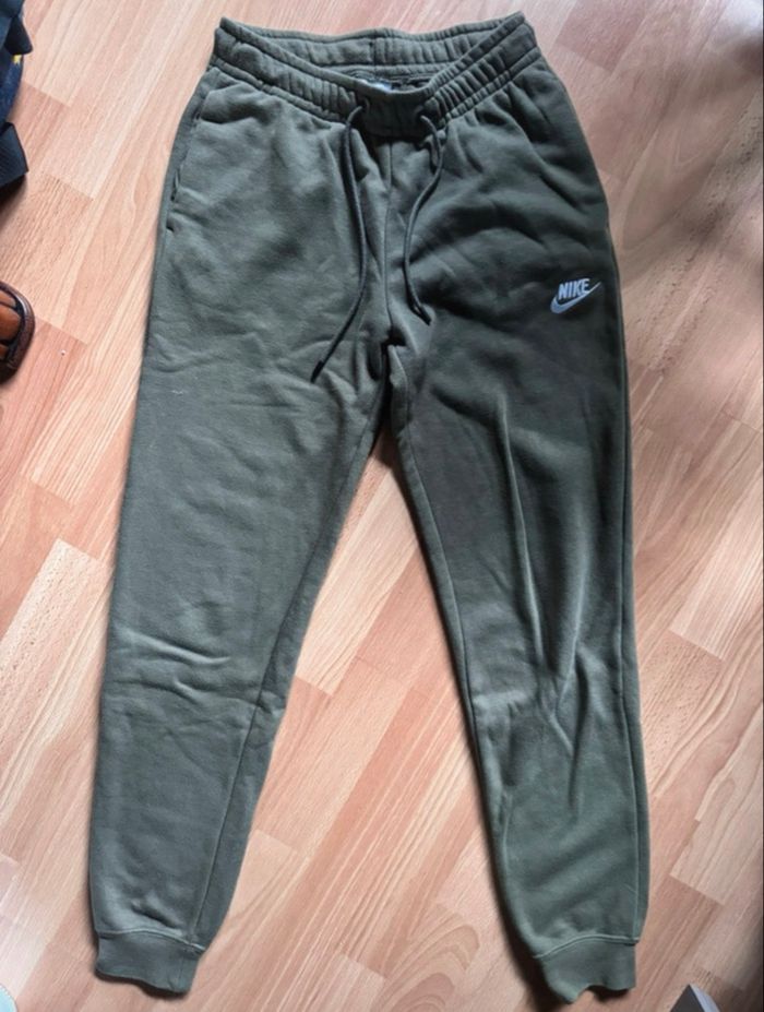 Jogging Nike kaki taille xs