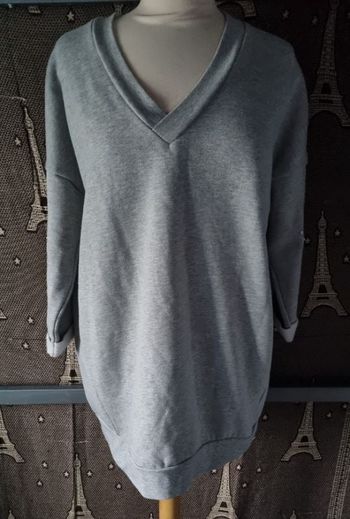 Long Sweat gris avec sequins et perles aux manches taille XL