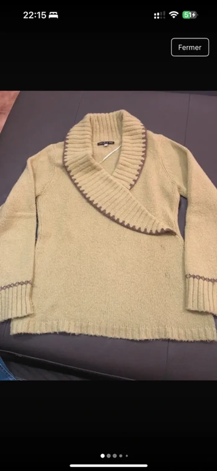 Joli pull taille 3 vert anis