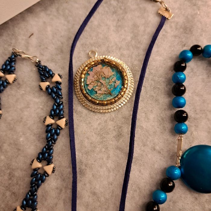 Lot de bijoux colliers pendentif boucles d'oreilles - photo numéro 3